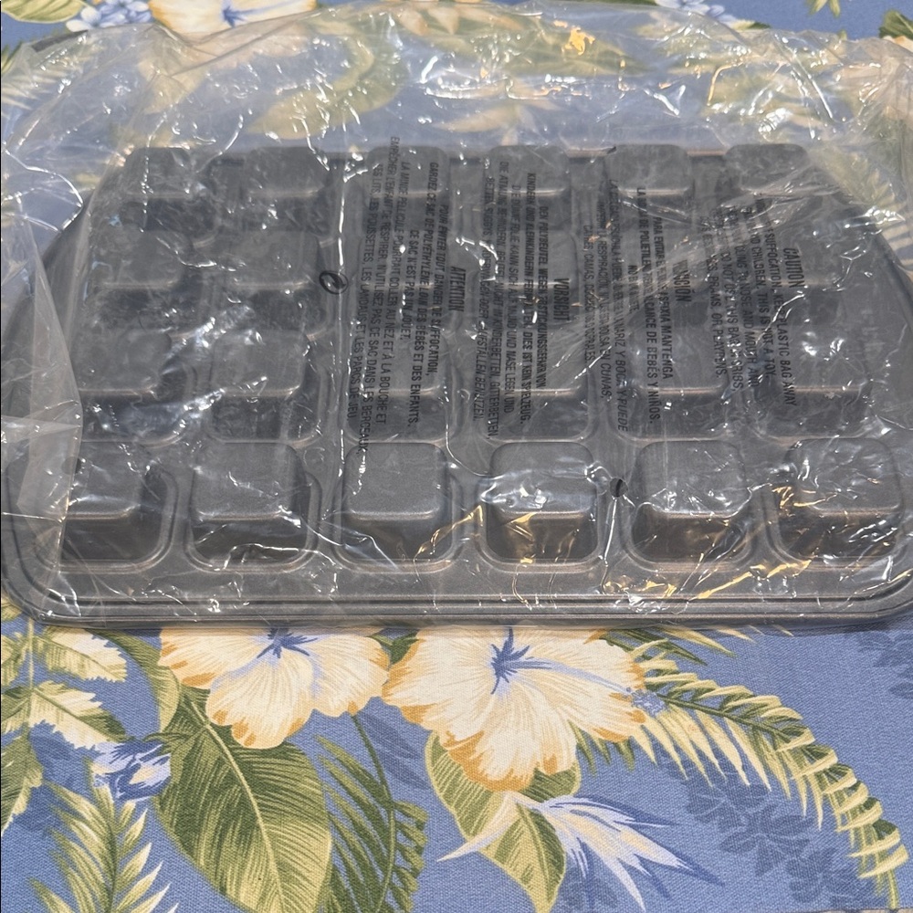 Pampered Chef Dark Gray Mini Brownie Bite Pan - Picture 3 of 3